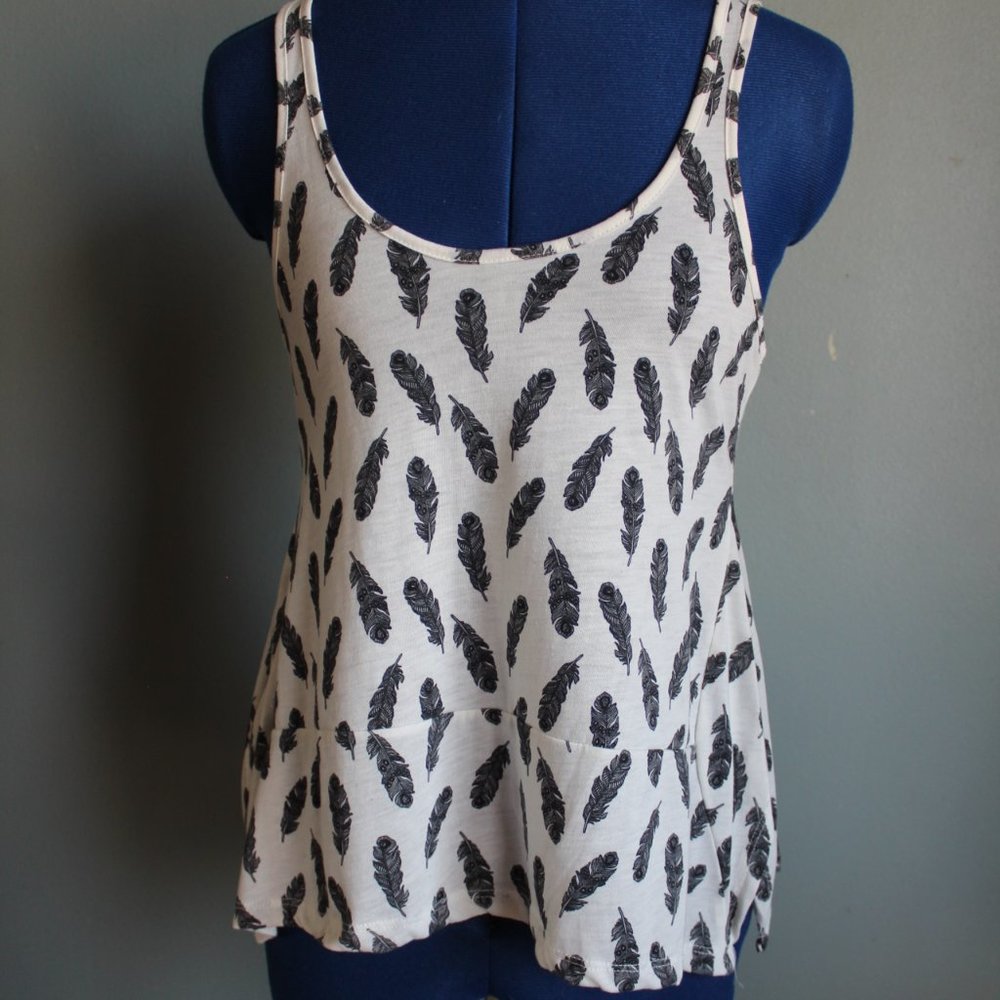 Feathers Sleeveless Peplum Tank Top ~XS~